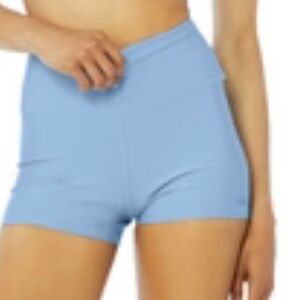 NWOT - Alo Yoga 3" High-Waist Airlift Short in XS / Blue Skies